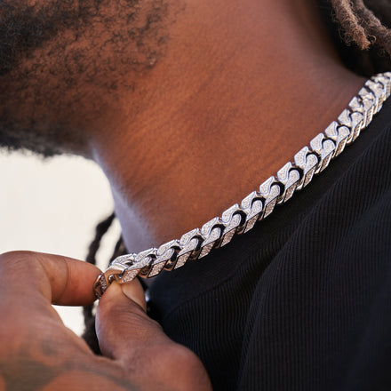 White Gold vs Silver - Why We're All About Gold