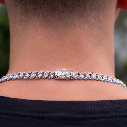 10 Mens White Gold Iced Out Chain Styles for Any Fall Outfit