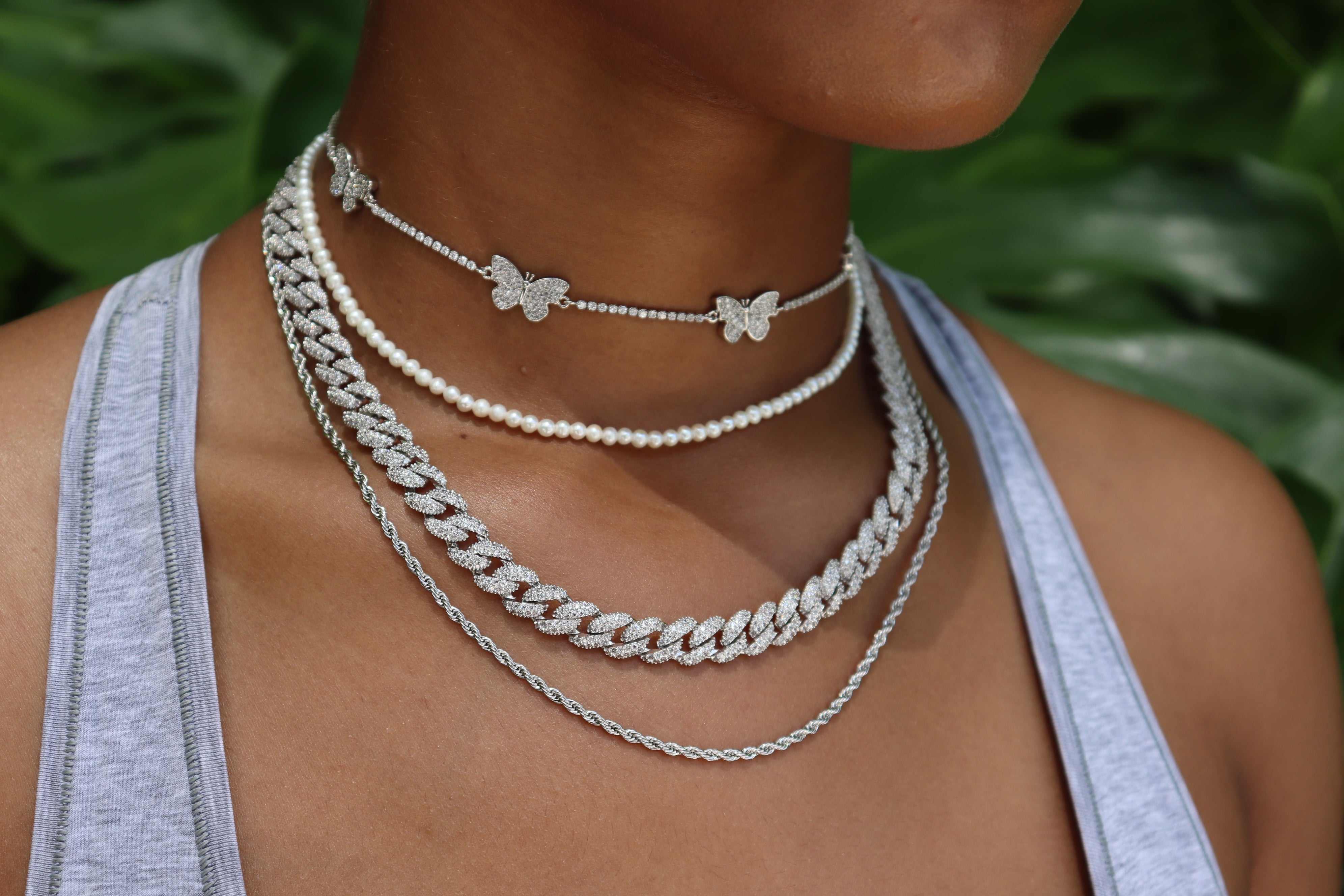 How to Untangle Necklaces Without Damaging Them The GLD Shop