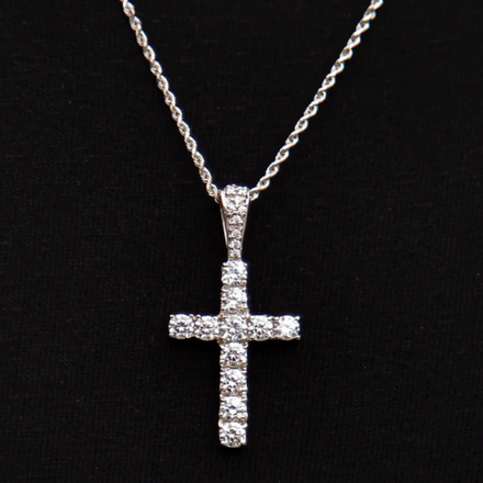Destaca con las joyas con colgante de diamante para hombre de The GLD Shop