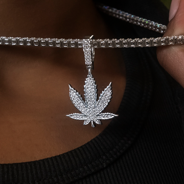 Colgante Hoja de Marihuana de Diamantes en Oro Blanco