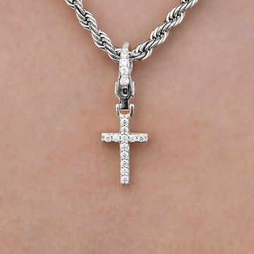 Colgante Charm Micra Cruz Helada para Enganchar en Oro Blanco