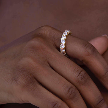 Anillo de banda de diamantes de una sola capa de 4 mm de oro macizo de 14 quilates-diamantes VS