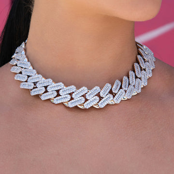 Cadena cubana de eslabones ajustados de diamantes baguette en oro blanco - 19 mm