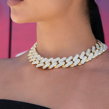 Collar cubano de eslabones ajustados con diamantes baguette en oro amarillo - 19 mm