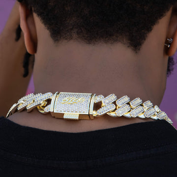 Cadena Cubana de Eslabones Apretados de Baguettes de Diamantes en Oro Amarillo - 19 mm