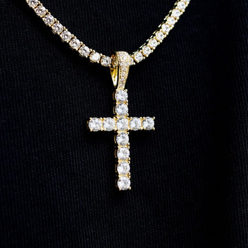 Cruz de diamante en oro amarillo