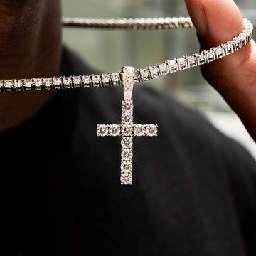 Cruz de diamantes en oro blanco