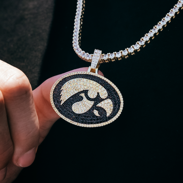 Colgante con el logotipo oficial de la NCAA de los Iowa Hawkeyes