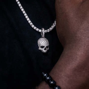 Colgante de Calavera de Piedra Negra Helada
