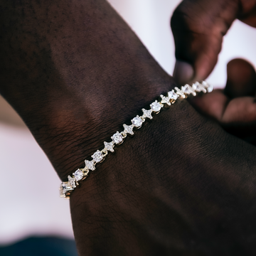Round Stone Star Tennis Bracelet in Yellow Gold