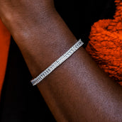 Brazalete tenis de baguette de diamantes en oro blanco - 6mm