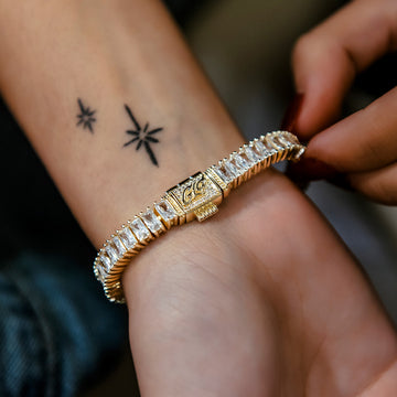 Pulsera de tenis con baguette de diamantes en oro amarillo - 6mm