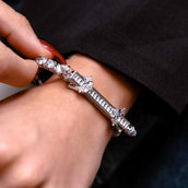 Brazalete tipo barra de baguette helado en oro blanco