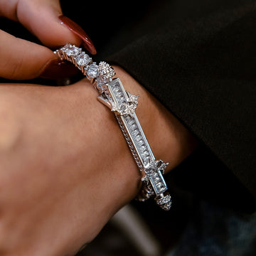 Brazalete tipo barra de baguette helado en oro blanco
