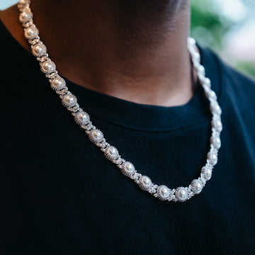 Cadena cubana de halo helado de 10 mm con perlas en oro blanco