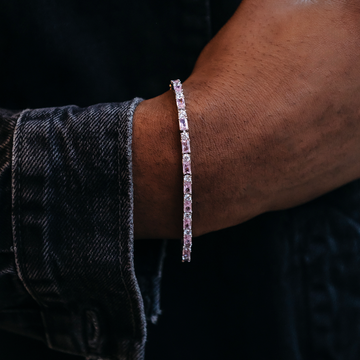Pulsera de tenis de oro rosa con diamantes en forma de baguette