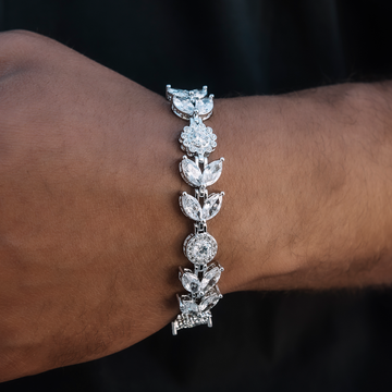 Pulsera de flores con diamantes