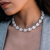 Collar Marinero Abombado con Diamantes en Oro Blanco - 12 mm