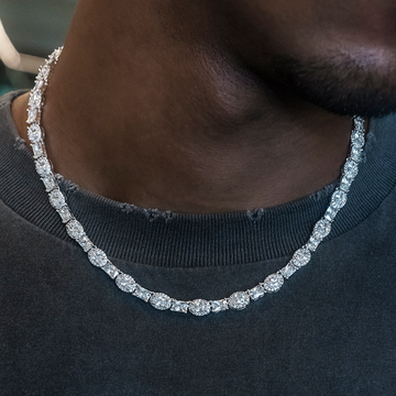 Cadena de tenis con esmeraldas talla oval.