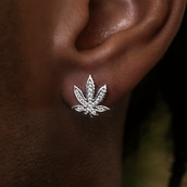 Pendientes de Tachuela con Hoja de Marihuana y Diamantes