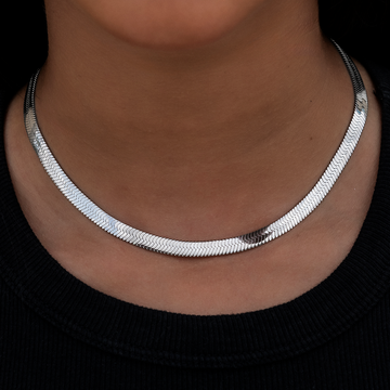 Herringbone Necklace in White Gold- 6mm