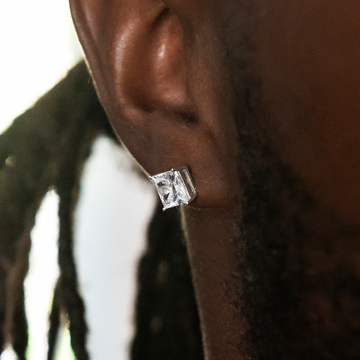 Pendientes de oro blanco con diamantes de talla cuadrada de 7 mm