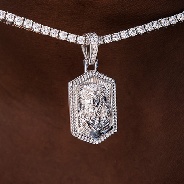 Colgante Icónico de Jesús en Oro Blanco