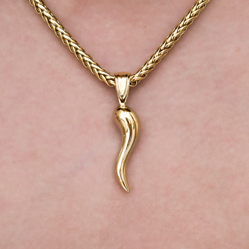 Italian Horn Pendant in Yellow Gold