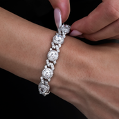 Pulsera cubana con eslabones y diamantes engastados
