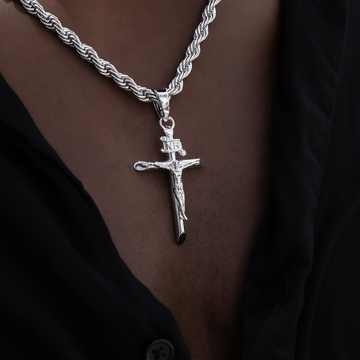 Colgante de cruz crucifijo grande en oro blanco