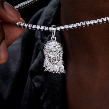 Colgante con retrato de Jesús de Diamond Crown en oro blanco