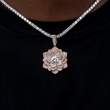 Colgante Rosa con Diamantes en Oro Rosa