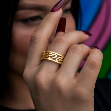 Anillo GG con logotipo en oro amarillo