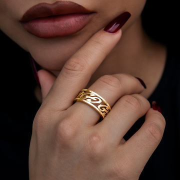 Anillo GG con logotipo en oro amarillo