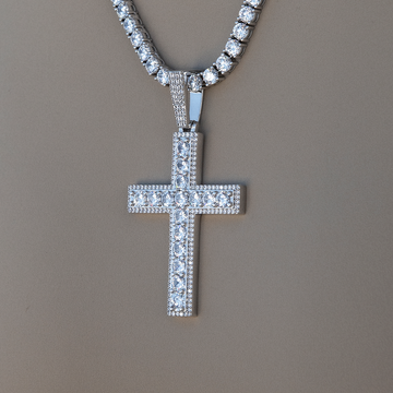 Colgante grande de cruz pavé de diamantes en oro blanco
