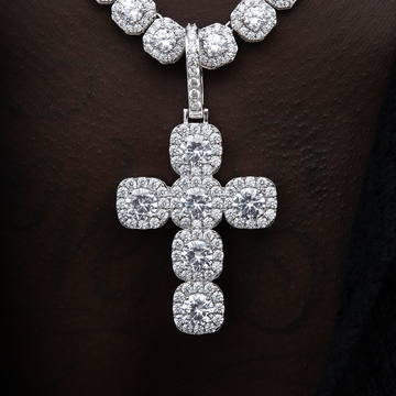 Colgante de oro blanco con cruz de piedra talla cojín