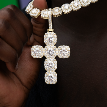Colgante de oro amarillo con cruz y piedra talla cojín