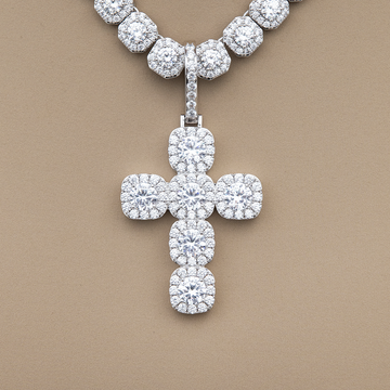 Colgante de oro blanco con cruz de piedra talla cojín