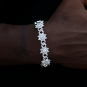 Pulsera de flores "Infinito" con diamantes
