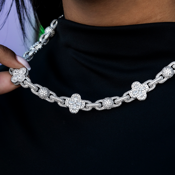 Collar de oro blanco Diamond Ball Clover Mariner de 10 mm
