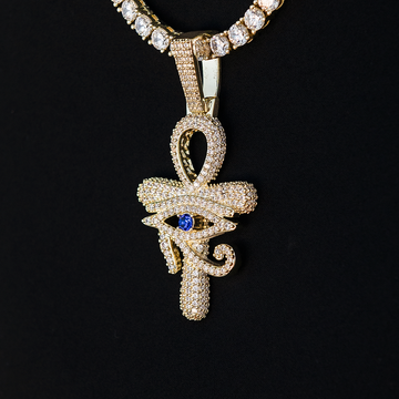 Colgante grande de oro amarillo con ankh de Ojo de Horus de diamante
