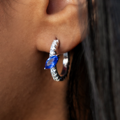 Pendientes de aro con pavé de zafiros