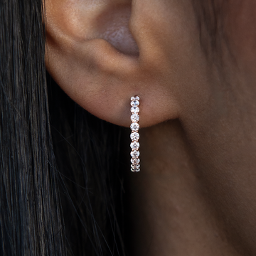 Aretes de aro Eternity en oro rosado de 2 mm