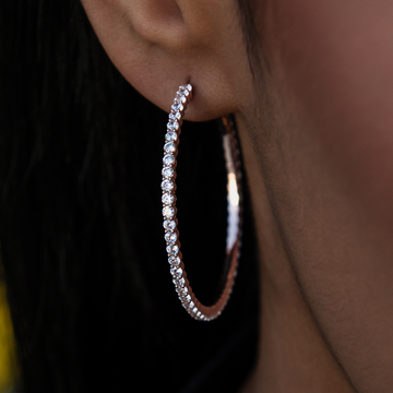 Aretes de aro Eternity en oro rosado de 2 mm