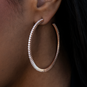 Aretes de aro Eternity en oro rosado de 2 mm