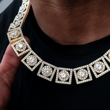 Cadena Eslabones con Diamantes Halo Apilados en Oro Amarillo