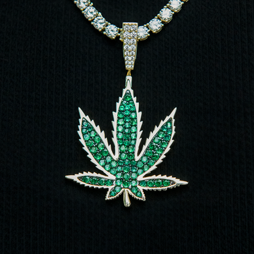 Colgante de hoja de marihuana grande de esmeralda - Oro amarillo
