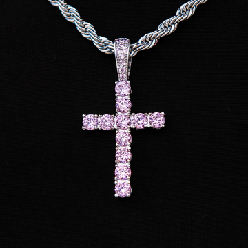 Colgante de cruz con diamantes de piedra rosa en oro blanco