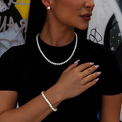 Paquete de Collar + Pulsera de Tenis con Diamantes de 5 mm + Pendientes de Tuerca de Talla Redonda de 8 mm en Oro Amarillo